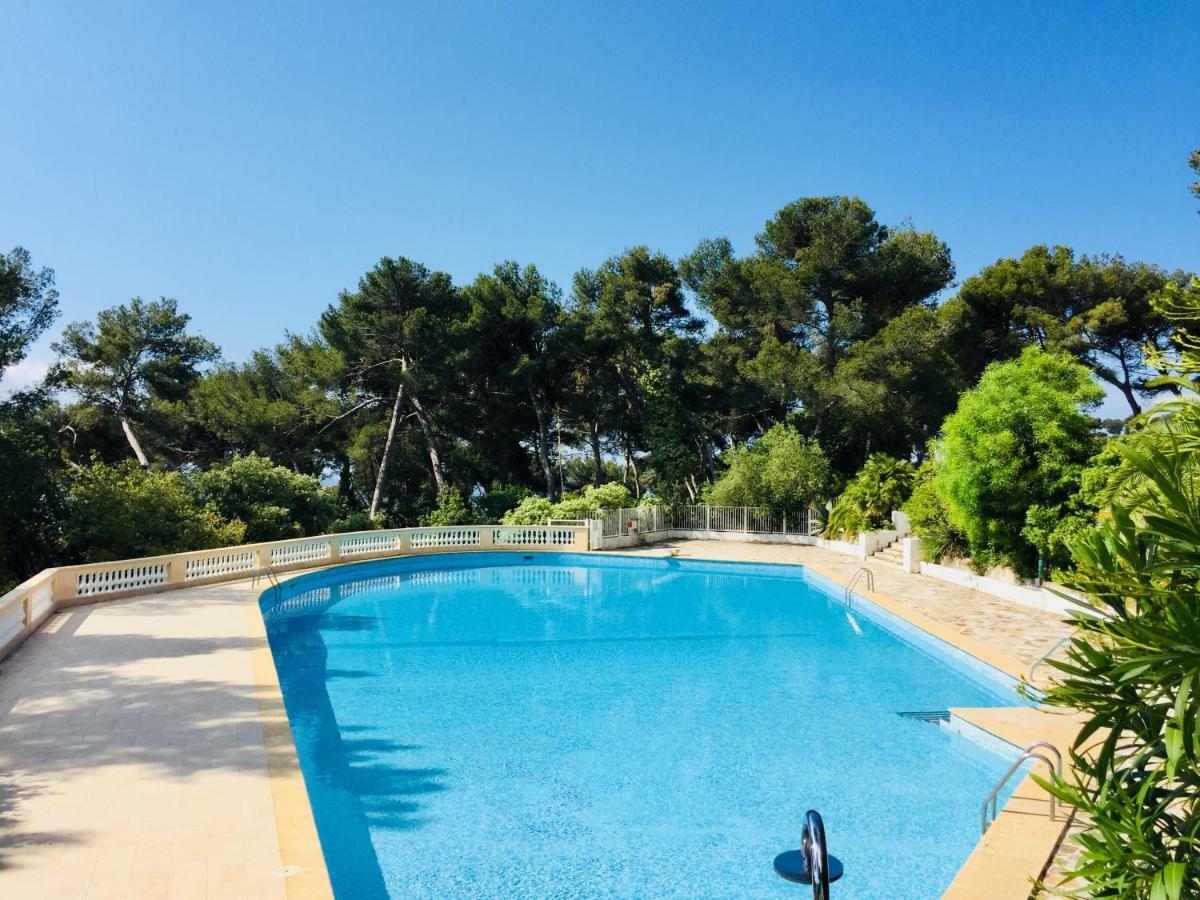Studio 4 Personnes Avec Piscine, Tennis Apartment Hyères Екстериор снимка