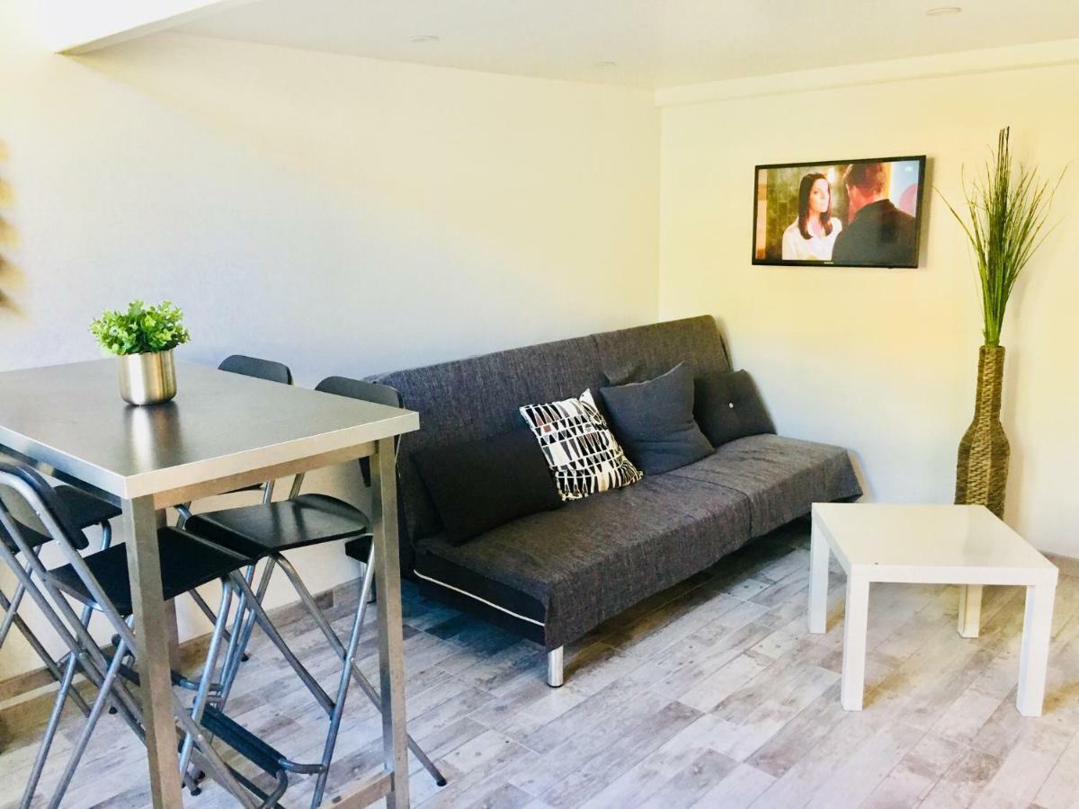 Studio 4 Personnes Avec Piscine, Tennis Apartment Hyères Екстериор снимка