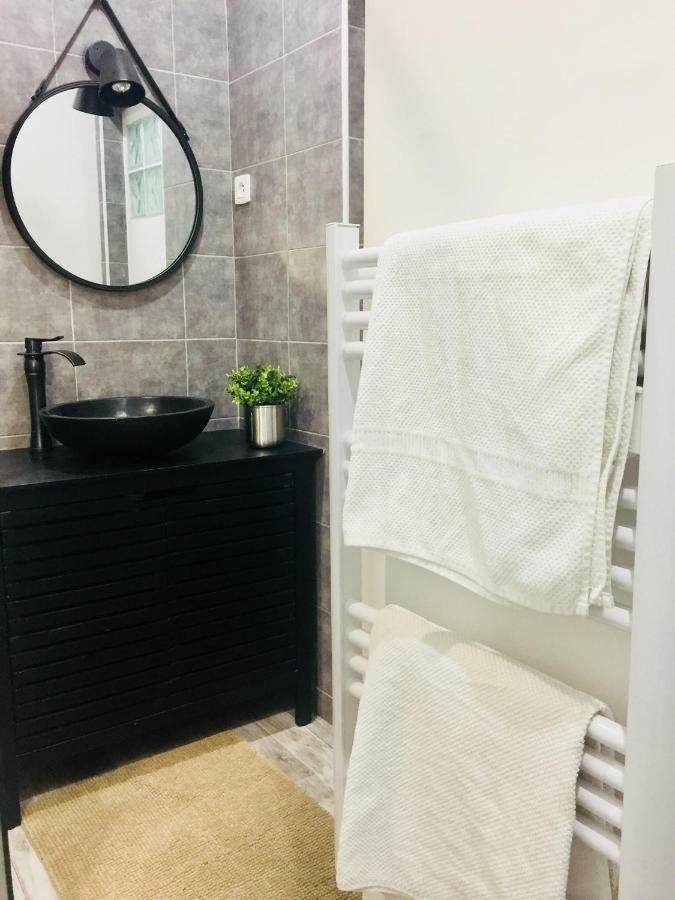 Studio 4 Personnes Avec Piscine, Tennis Apartment Hyères Екстериор снимка
